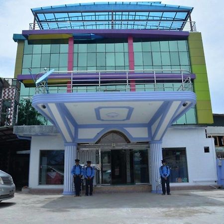 New Golden Forward Hotel Yangon Exteriör bild