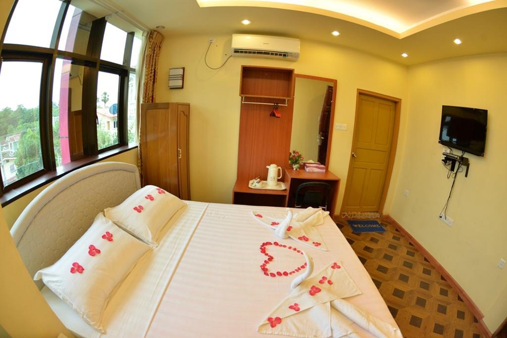 New Golden Forward Hotel Yangon Exteriör bild