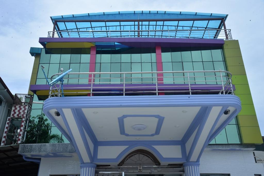 New Golden Forward Hotel Yangon Exteriör bild