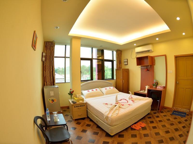 New Golden Forward Hotel Yangon Exteriör bild