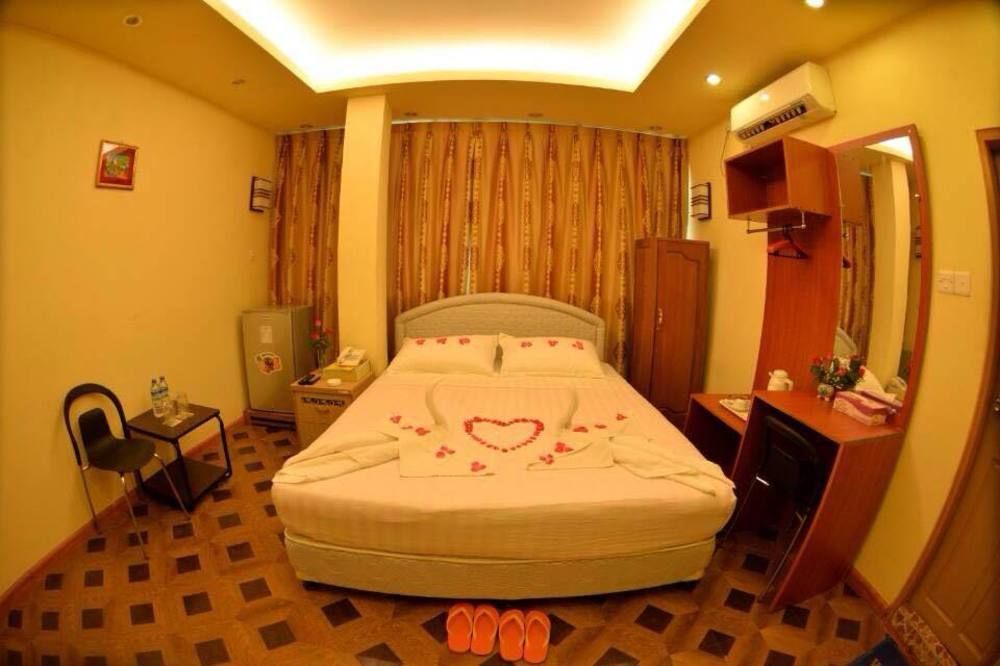 New Golden Forward Hotel Yangon Exteriör bild