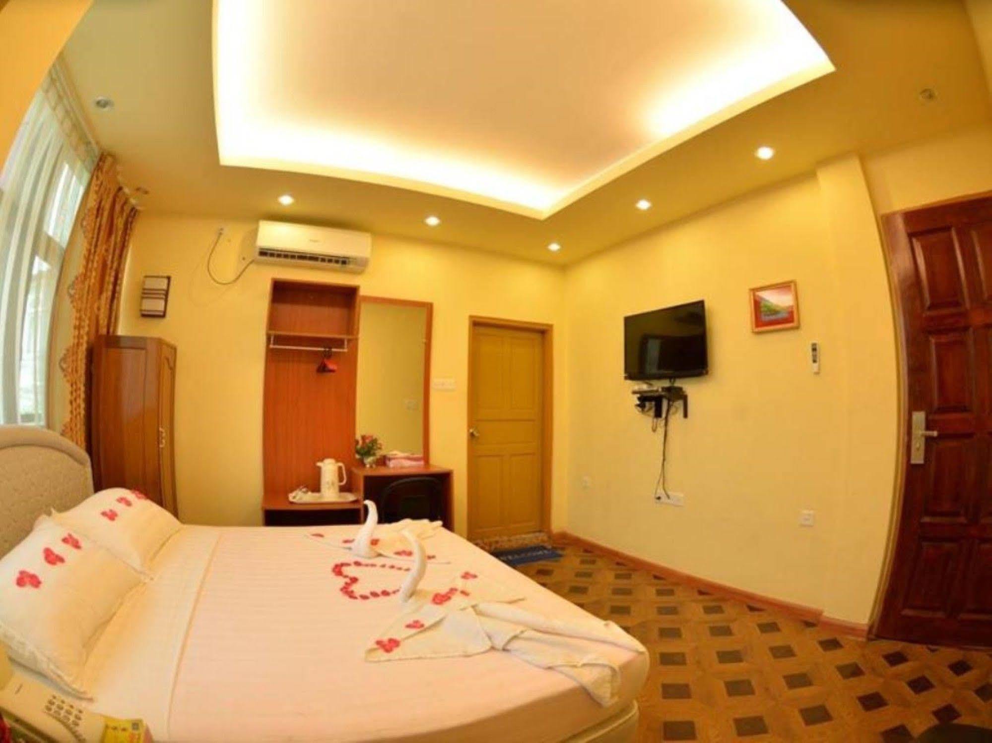 New Golden Forward Hotel Yangon Exteriör bild