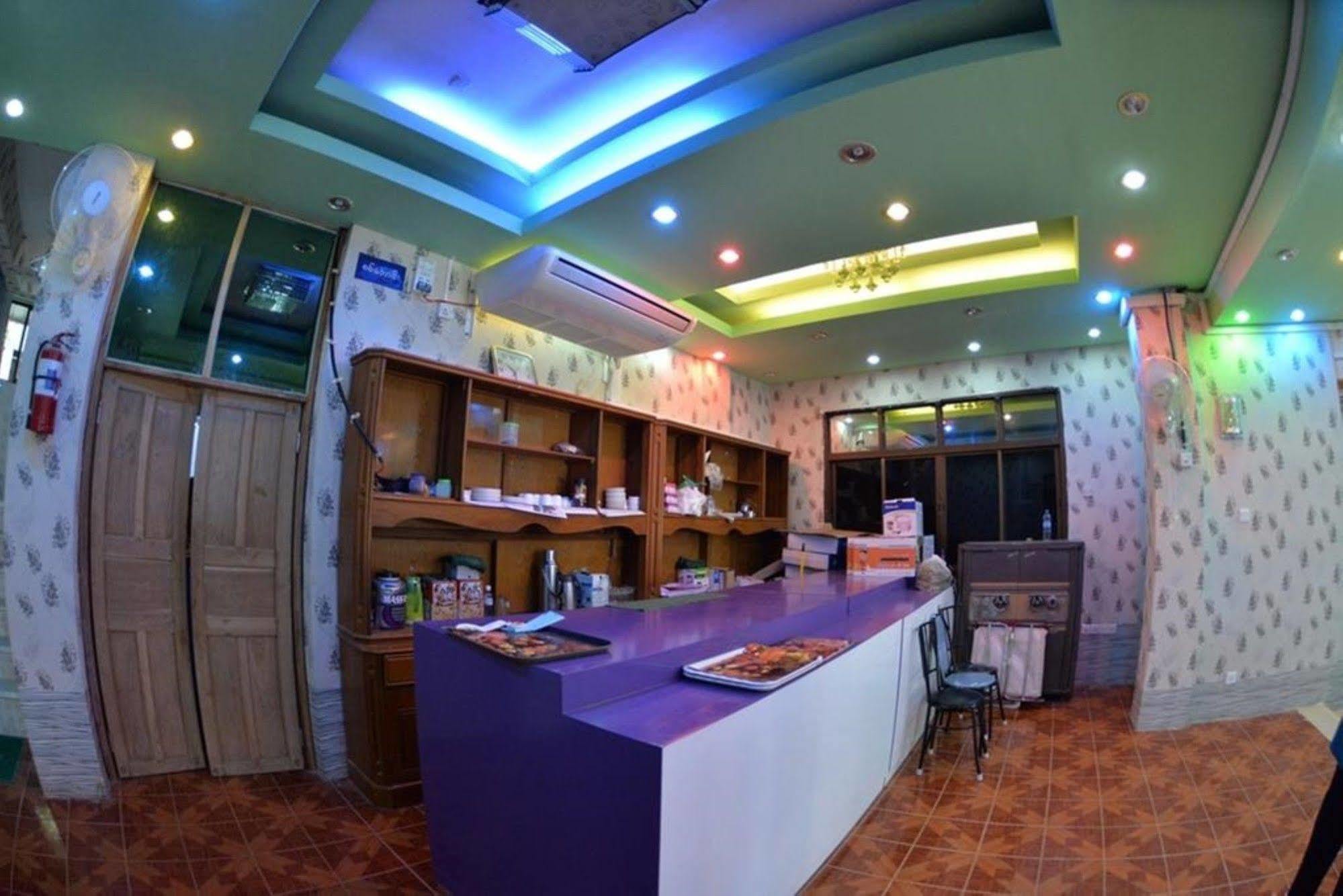 New Golden Forward Hotel Yangon Exteriör bild